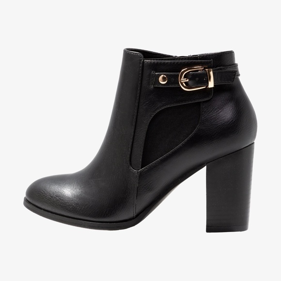 Wallis Shoes - New: Wallis Aayliah Black Side Buckle Boots 5.5/6